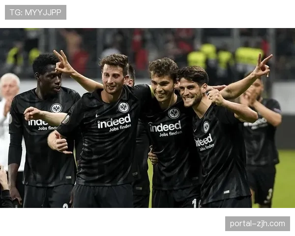 法兰克福1-0十人海登海姆,科赫染红卡利穆恩多制胜 法兰克福1-0十人海登海姆,科赫染红卡利穆恩多制胜