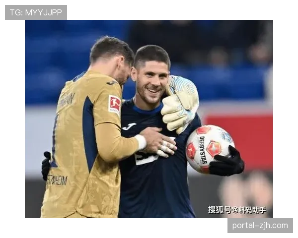 多特1-2霍芬海姆战术失误：边路防守漏洞致克拉马里奇点球双响